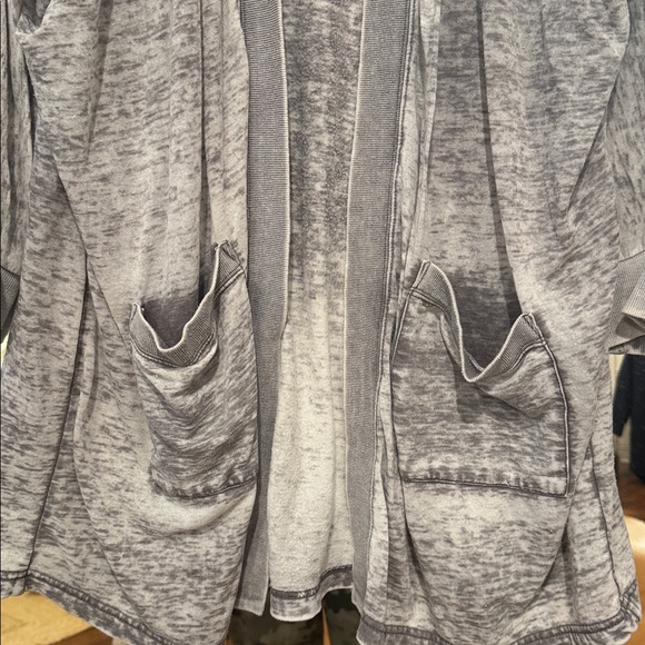 Show me your Mumu cardigan - Picture 4 of 4